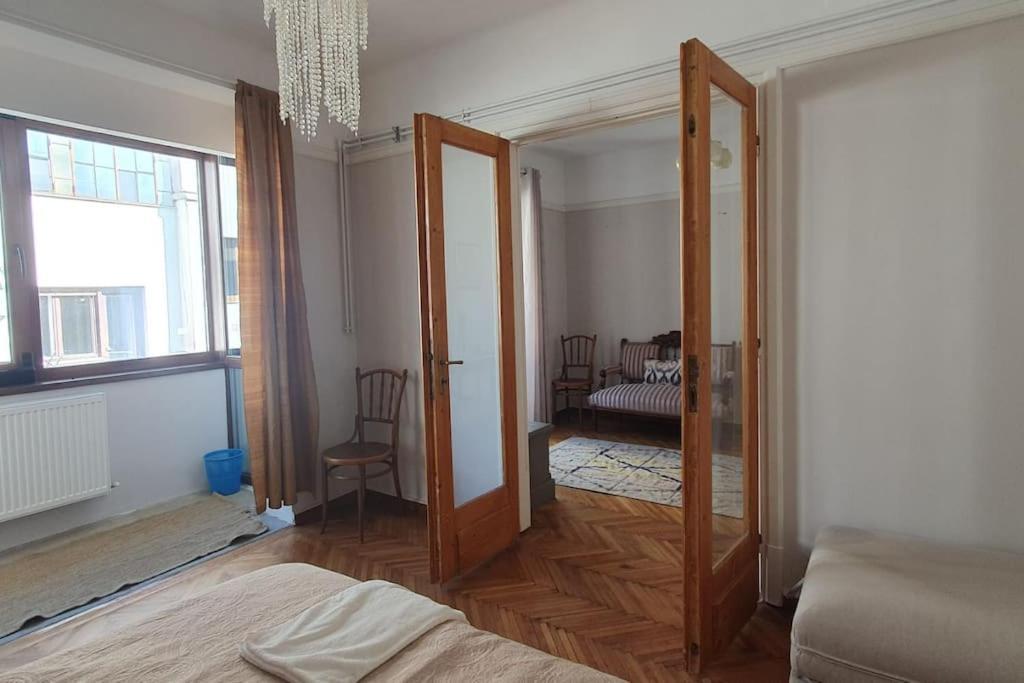 Elegant Apartment Near Rosetti Square 부쿠레슈티 외부 사진